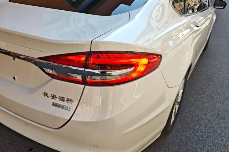 Used Ford Mondeo 2017 EcoBoost 180 Stylish Model Right Rear Taillight