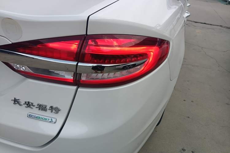 Used Ford Mondeo 2017 EcoBoost 180 Stylish Model Right Rear Taillight