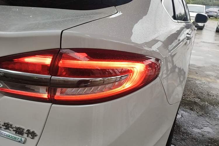Used Ford Mondeo 2017 EcoBoost 200 Luxury Model Right Rear Taillight