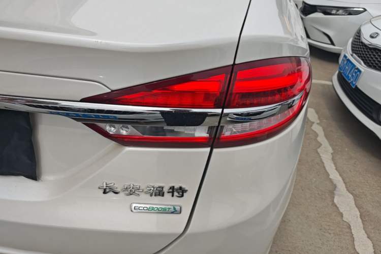 Used Ford Mondeo 2017 EcoBoost 180 Luxury Model Right Rear Taillight