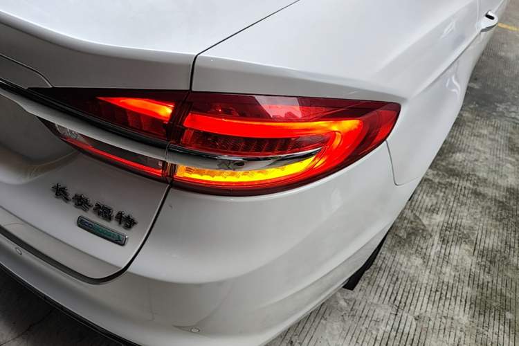 Used Ford Mondeo 2017 EcoBoost 180 Stylish Model Right Rear Taillight