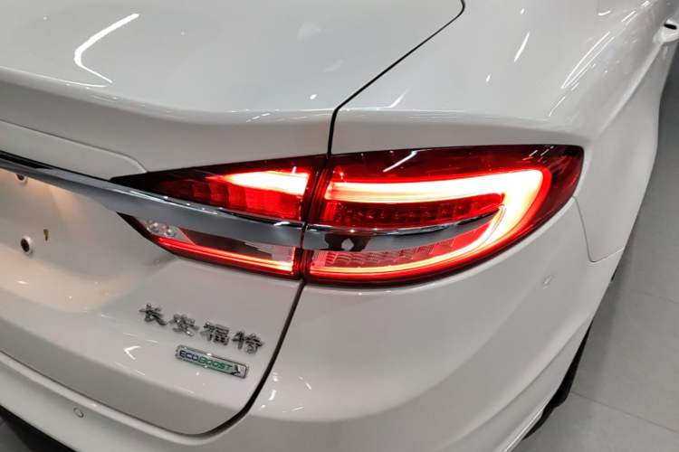 Used Ford Mondeo 2017 Facelifted EcoBoost 180 Fashion Edition Right Rear Taillight