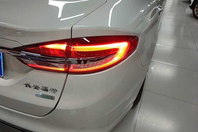 Used Ford Mondeo 2017 EcoBoost 200 Stylish Model Right Rear Taillight