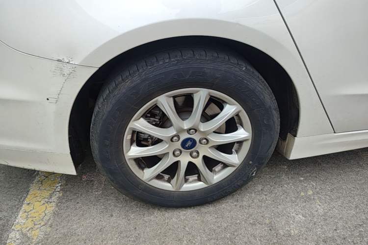 Used Ford Mondeo 2017 EcoBoost 180 Comfort Model Right Rear Wheel Hub