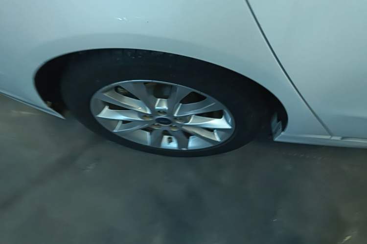 Used Ford Mondeo 2017 EcoBoost 180 Stylish Model Right Rear Wheel Hub