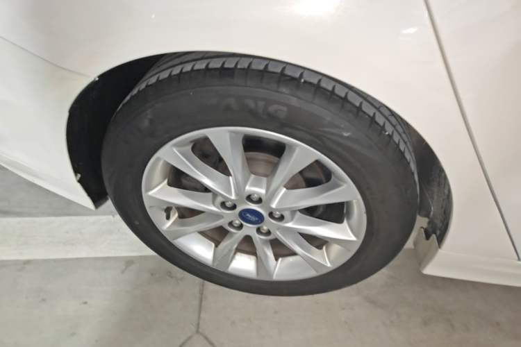 Used Ford Mondeo 2017 Facelifted EcoBoost 180 Fashion Edition Right Rear Wheel Hub