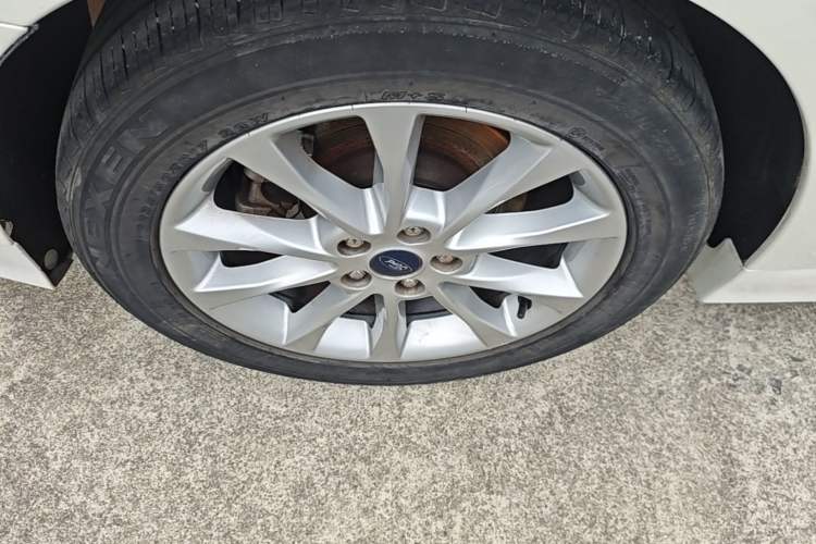 Used Ford Mondeo 2017 EcoBoost 180 Stylish Model Right Rear Wheel Hub