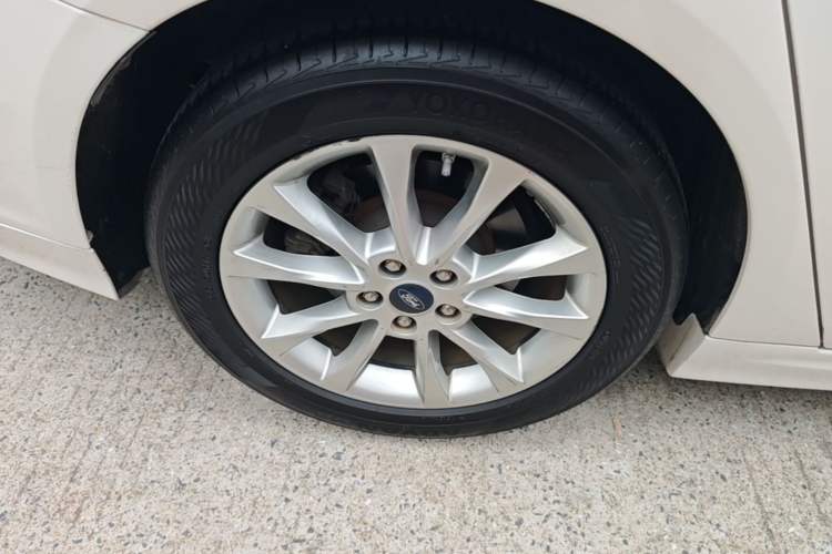 Used Ford Mondeo 2017 EcoBoost 200 Stylish Model Right Rear Wheel Hub