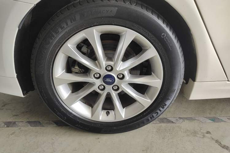 Used Ford Mondeo 2017 Facelifted EcoBoost 180 Fashion Edition Right Rear Wheel Hub