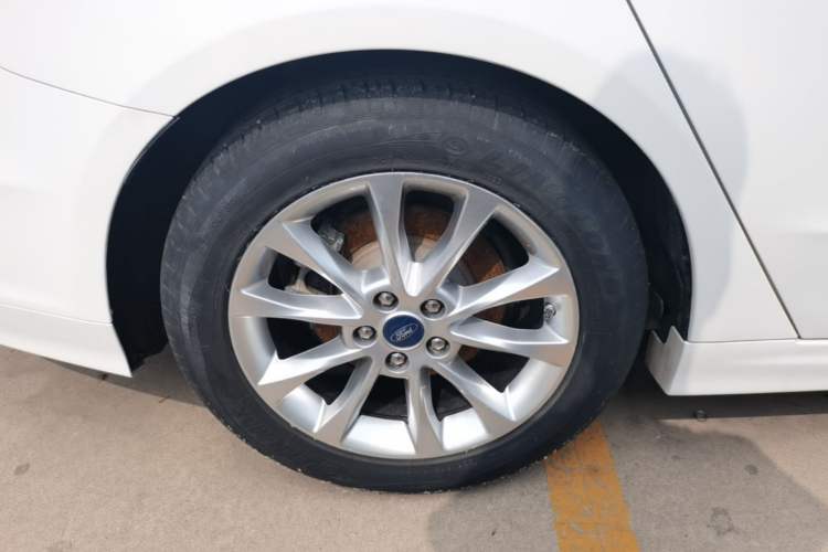 Used Ford Mondeo 2017 Facelifted EcoBoost 180 Fashion Edition Right Rear Wheel Hub