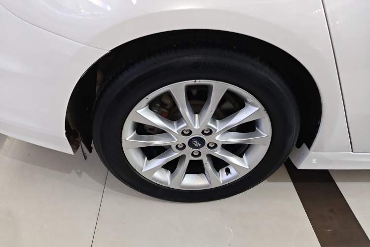 Used Ford Mondeo 2017 EcoBoost 180 Stylish Model Right Rear Wheel Hub