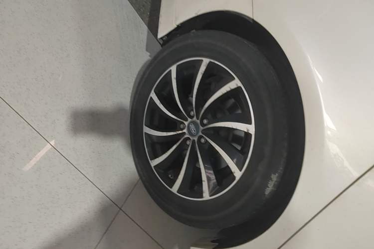 Used Ford Mondeo 2017 EcoBoost 180 Stylish Model Right Rear Wheel Hub