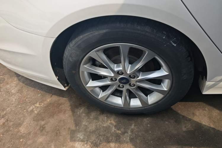 Used Ford Mondeo 2017 Facelifted EcoBoost 180 Fashion Edition Right Rear Wheel Hub