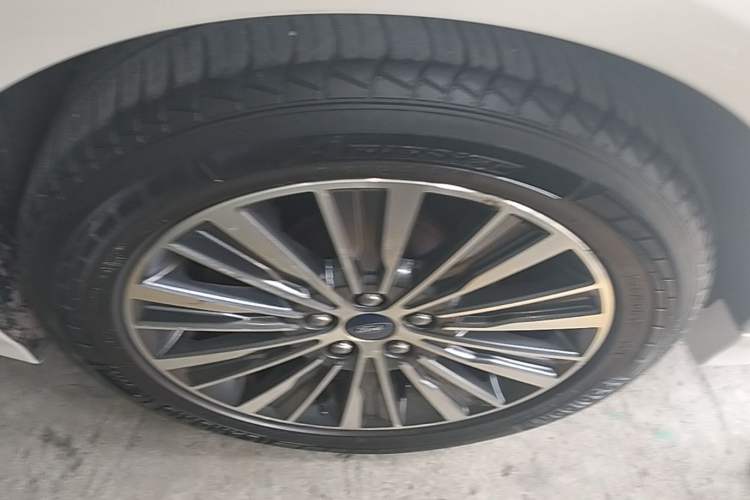 Used Ford Mondeo 2017 EcoBoost 200 Luxury Model Right Rear Wheel Hub