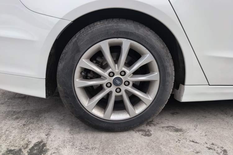 Used Ford Mondeo 2017 EcoBoost 180 Stylish Model Right Rear Wheel Hub