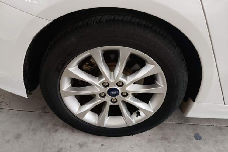 Used Ford Mondeo 2017 EcoBoost 200 Stylish Model Right Rear Wheel Hub