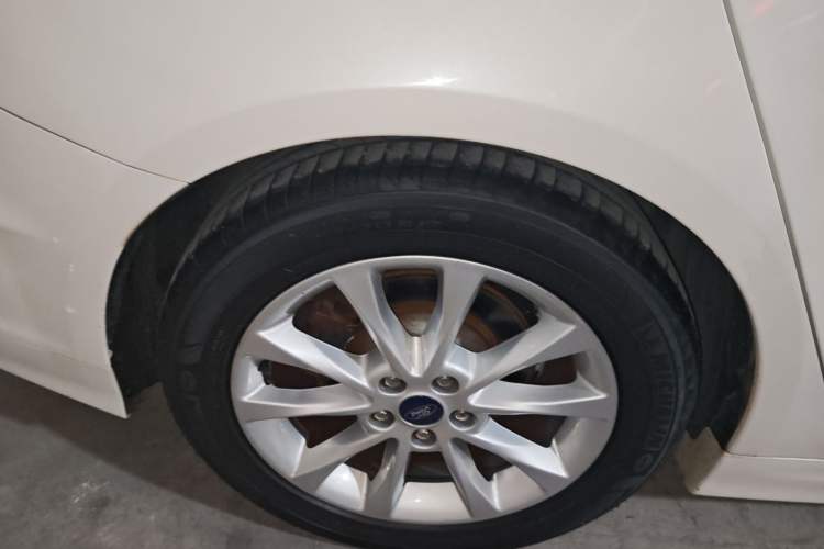 Used Ford Mondeo 2017 EcoBoost 180 Stylish Model Right Rear Wheel Hub