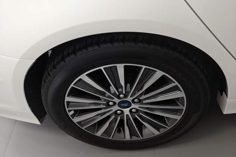 Used Ford Mondeo 2017 EcoBoost 180 Luxury Model Right Rear Wheel Hub