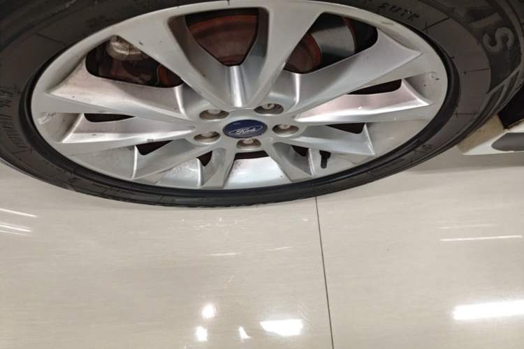 Used Ford Mondeo 2017 EcoBoost 180 Stylish Model Right Rear Wheel Hub