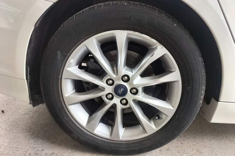 Used Ford Mondeo 2017 EcoBoost 200 Stylish Model Right Rear Wheel Hub