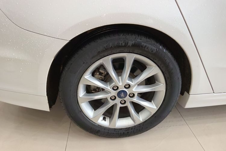 Used Ford Mondeo 2017 EcoBoost 180 Stylish Model Right Rear Wheel Hub