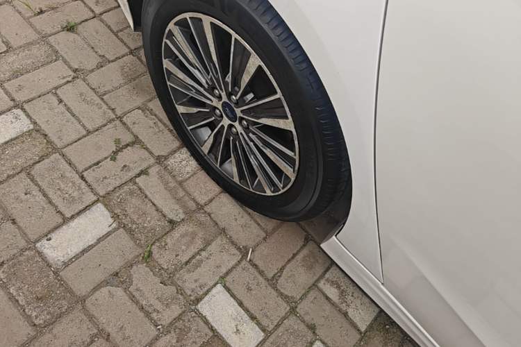 Used Ford Mondeo 2017 EcoBoost 180 Luxury Model Right Rear Wheel Hub