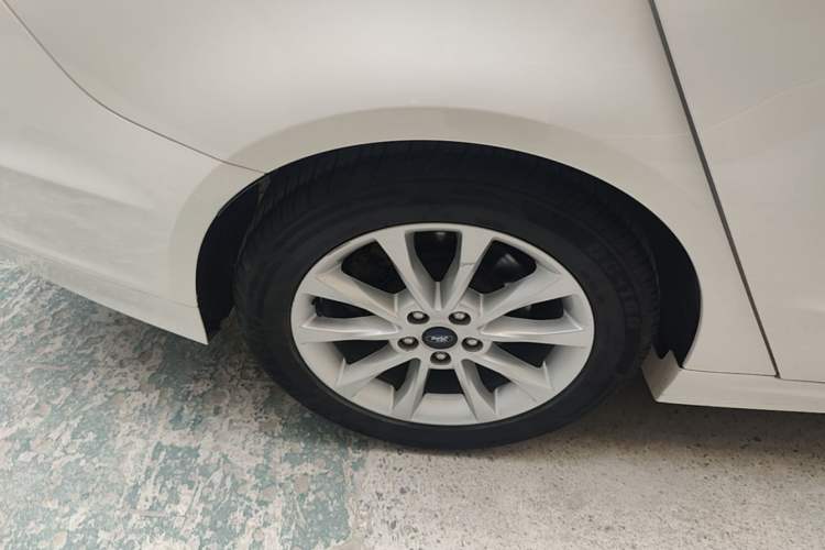 Used Ford Mondeo 2017 Facelifted EcoBoost 180 Fashion Edition Right Rear Wheel Hub