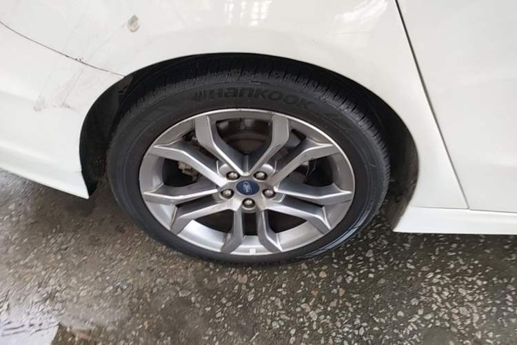 Used Ford Mondeo 2017 EcoBoost 245 Luxury Sport Model Right Rear Wheel Hub
