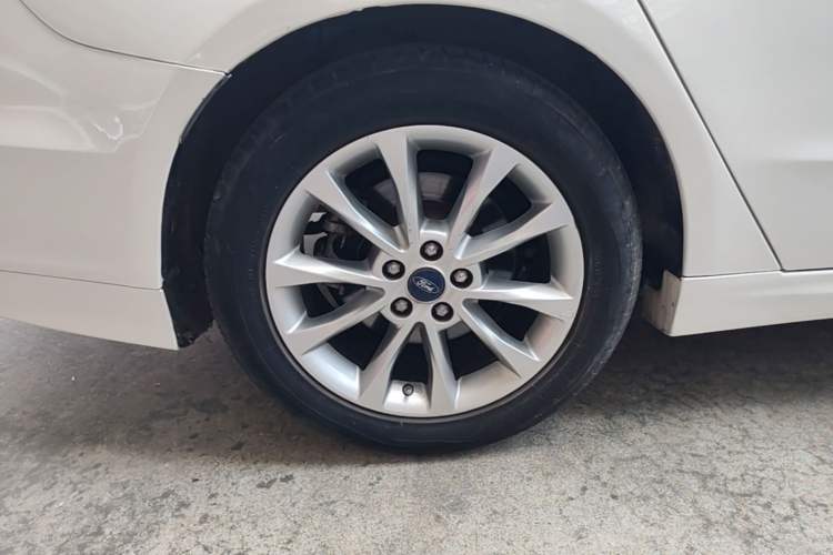 Used Ford Mondeo 2017 EcoBoost 180 Stylish Model Right Rear Wheel Hub