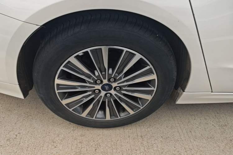 Used Ford Mondeo 2017 EcoBoost 180 Luxury Model Right Rear Wheel Hub