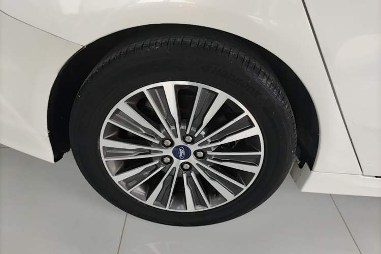 Used Ford Mondeo 2017 EcoBoost 180 Luxury Model Right Rear Wheel Hub