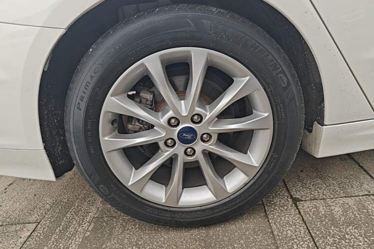 Used Ford Mondeo 2017 EcoBoost 180 Stylish Model Right Rear Wheel Hub