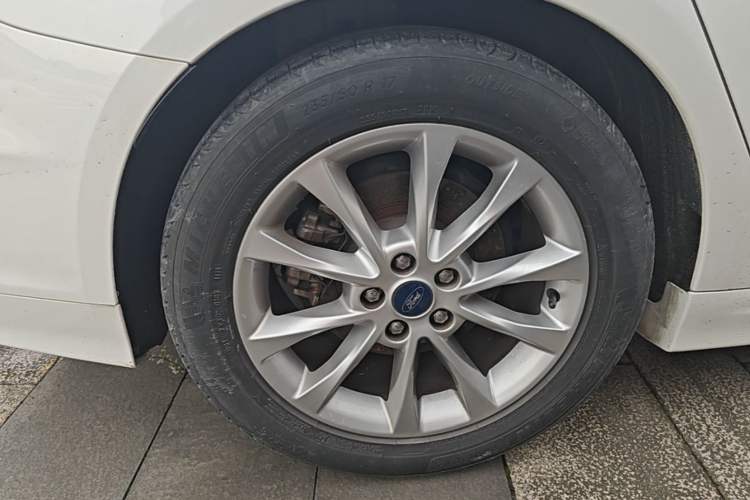 Used Ford Mondeo 2017 EcoBoost 180 Stylish Model Right Rear Wheel Hub