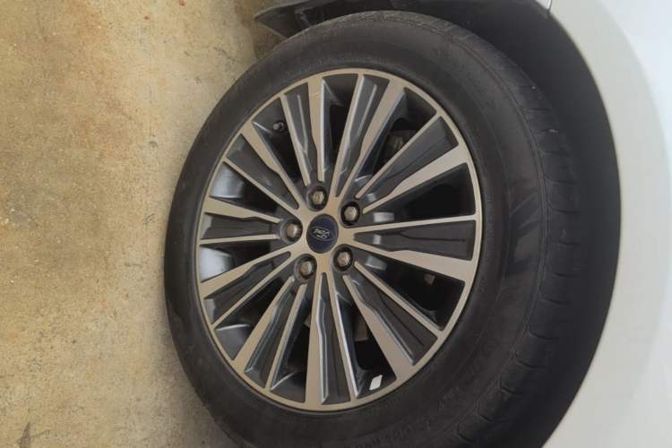 Used Ford Mondeo 2017 EcoBoost 200 Luxury Model Right Rear Wheel Hub