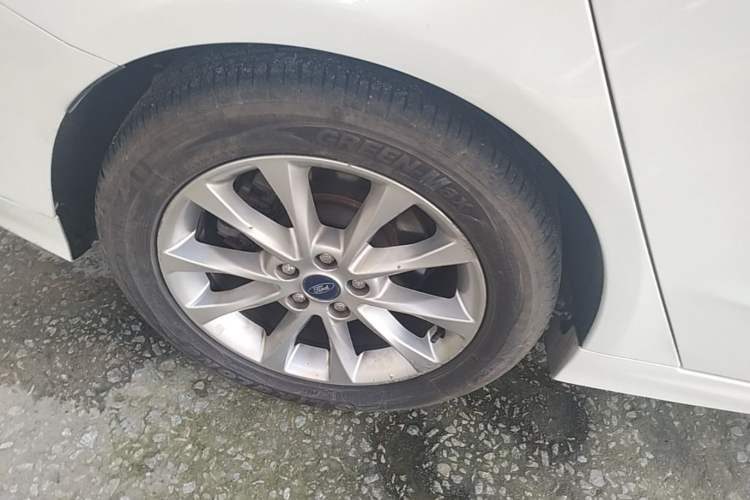 Used Ford Mondeo 2017 EcoBoost 200 Stylish Model Right Rear Wheel Hub