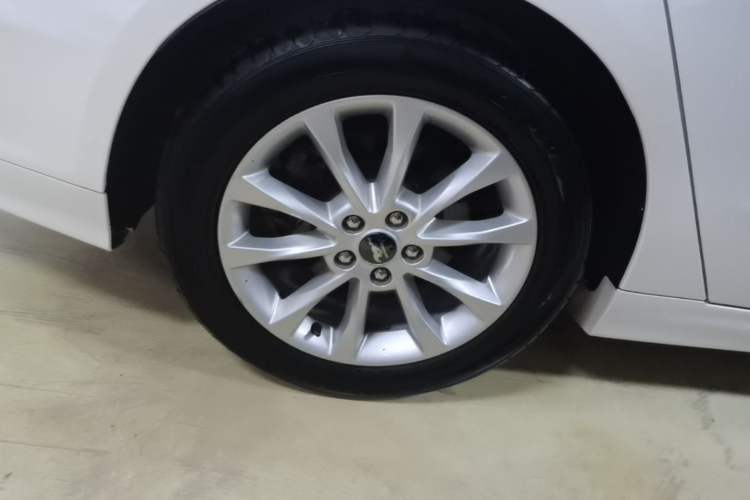 Used Ford Mondeo 2017 Restyled EcoBoost 200 Fashion Edition Right Rear Wheel Hub