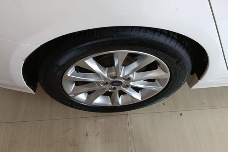 Used Ford Mondeo 2017 EcoBoost 180 Stylish Model Right Rear Wheel Hub
