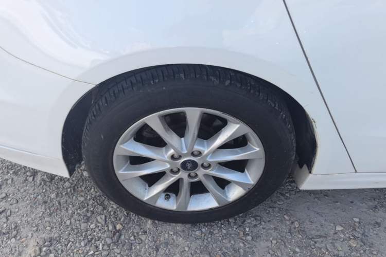 Used Ford Mondeo 2017 Facelifted EcoBoost 180 Fashion Edition Right Rear Wheel Hub