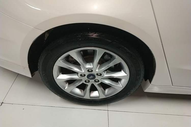 Used Ford Mondeo 2017 EcoBoost 200 Stylish Model Right Rear Wheel Hub