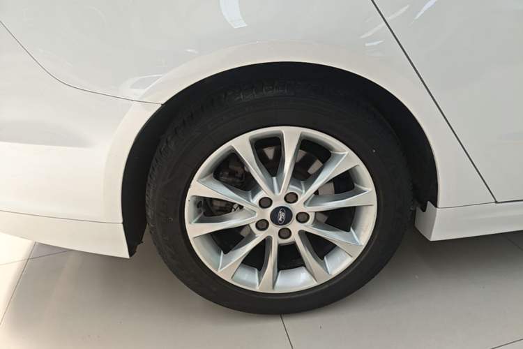 Used Ford Mondeo 2017 EcoBoost 180 Stylish Model Right Rear Wheel Hub