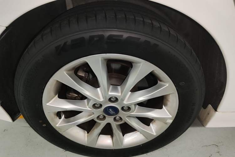 Used Ford Mondeo 2017 EcoBoost 180 Stylish Model Right Rear Wheel Hub