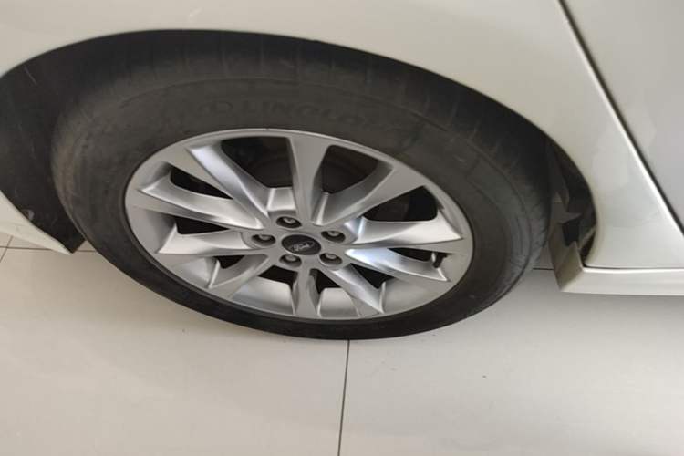 Used Ford Mondeo 2017 Facelifted EcoBoost 180 Fashion Edition Right Rear Wheel Hub