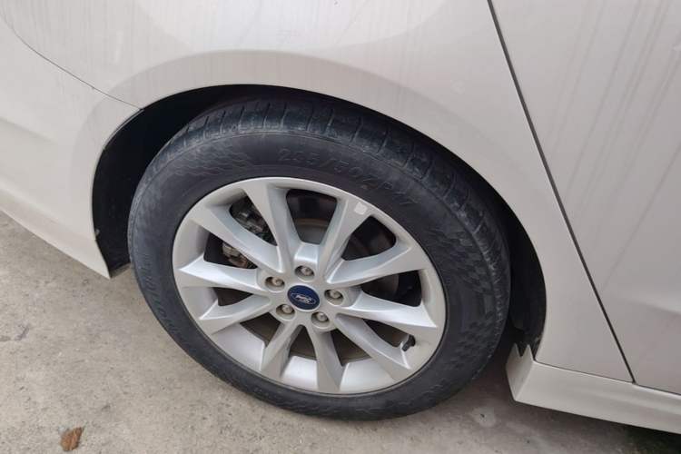 Used Ford Mondeo 2017 Facelifted EcoBoost 180 Fashion Edition Right Rear Wheel Hub