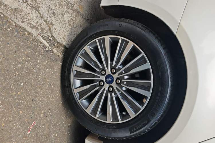 Used Ford Mondeo 2017 EcoBoost 180 Luxury Model Right Rear Wheel Hub