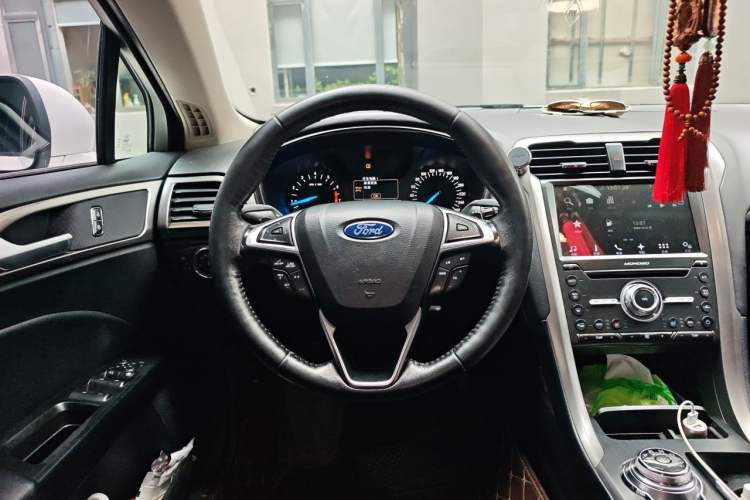 Used Ford Mondeo 2017 EcoBoost 180 Stylish Model Steering Wheel