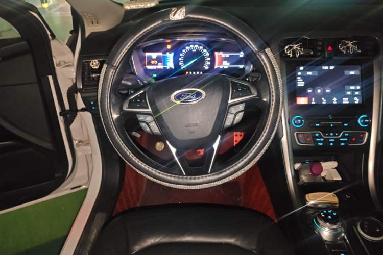Used Ford Mondeo 2017 EcoBoost 200 Luxury Model Steering Wheel