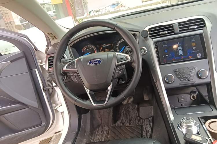 Used Ford Mondeo 2017 EcoBoost 180 Stylish Model Steering Wheel