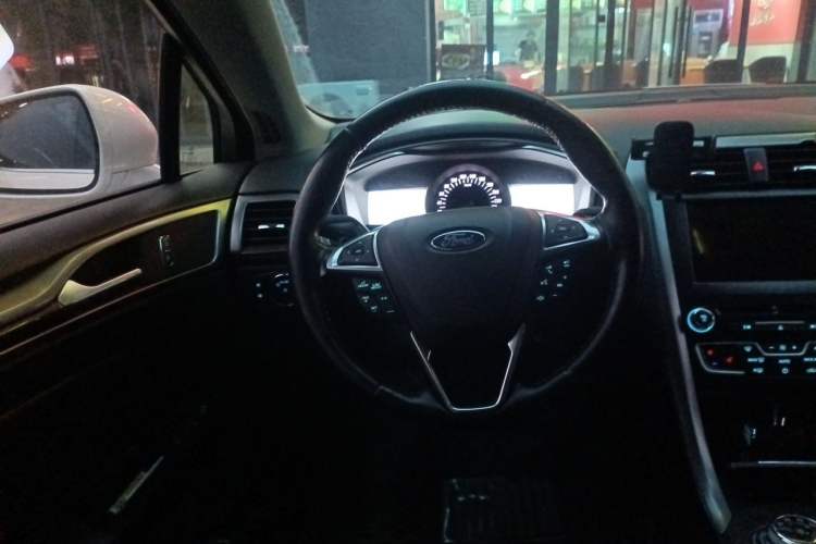 Used Ford Mondeo 2017 Restyled EcoBoost 180 Luxury Version Steering Wheel