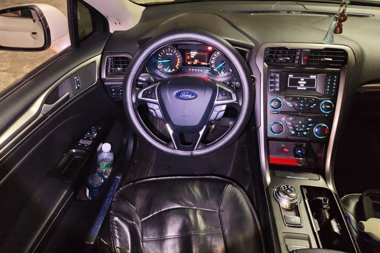 Used Ford Mondeo 2017 EcoBoost 200 Stylish Model Steering Wheel