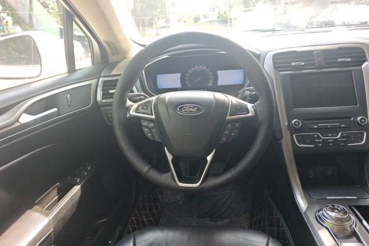 Used Ford Mondeo 2017 EcoBoost 180 Luxury Model Steering Wheel